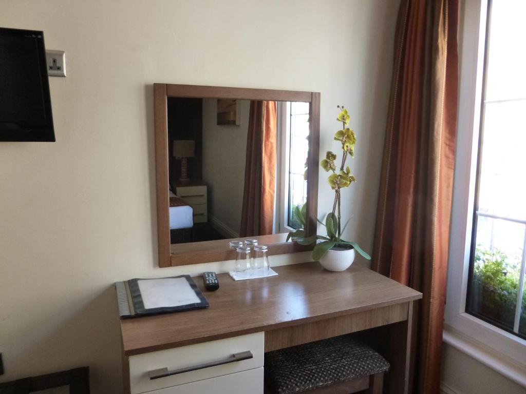The White Lady Hotel Kinsale Ruang foto